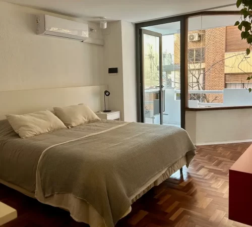 Piso 2 - LapridaOnce Córdoba Argentina Departamento de alquiler temporal - cama balcon